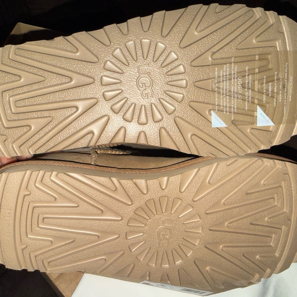 Authentic UGG Telfar Large shopper chestnut & UGG Telfar Logo Mini Lb Fur Boots - Picture 9 of 9